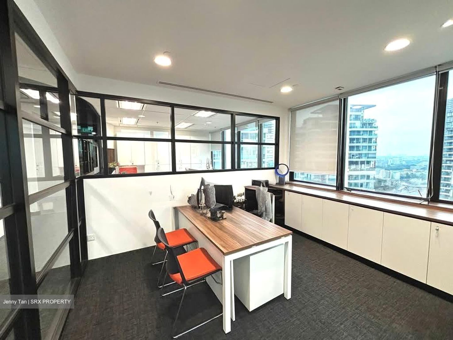 United Square (D11), Office #594026251